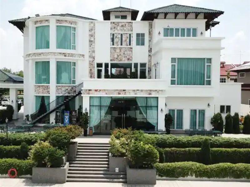 Casa Bianca Hotell Keluang Eksteriør bilde