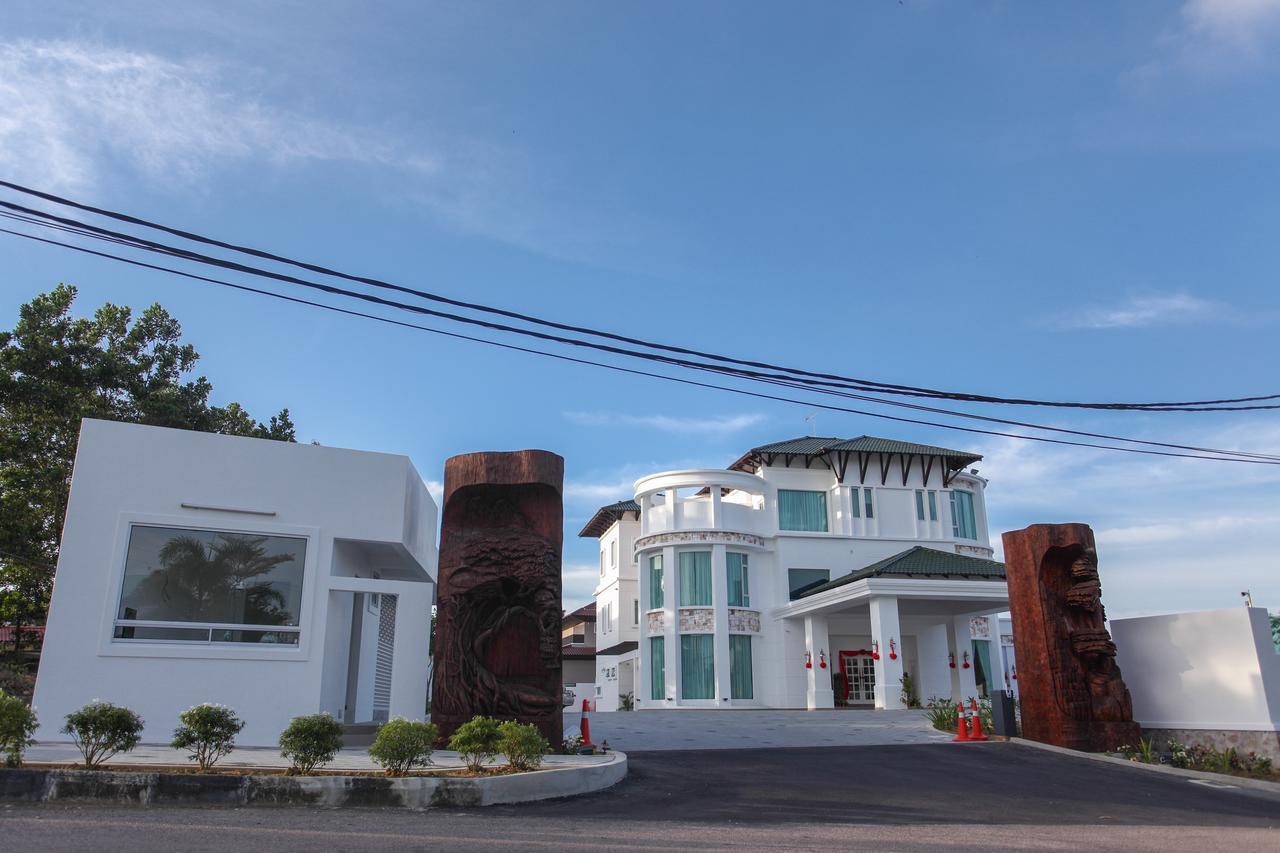 Casa Bianca Hotell Keluang Eksteriør bilde