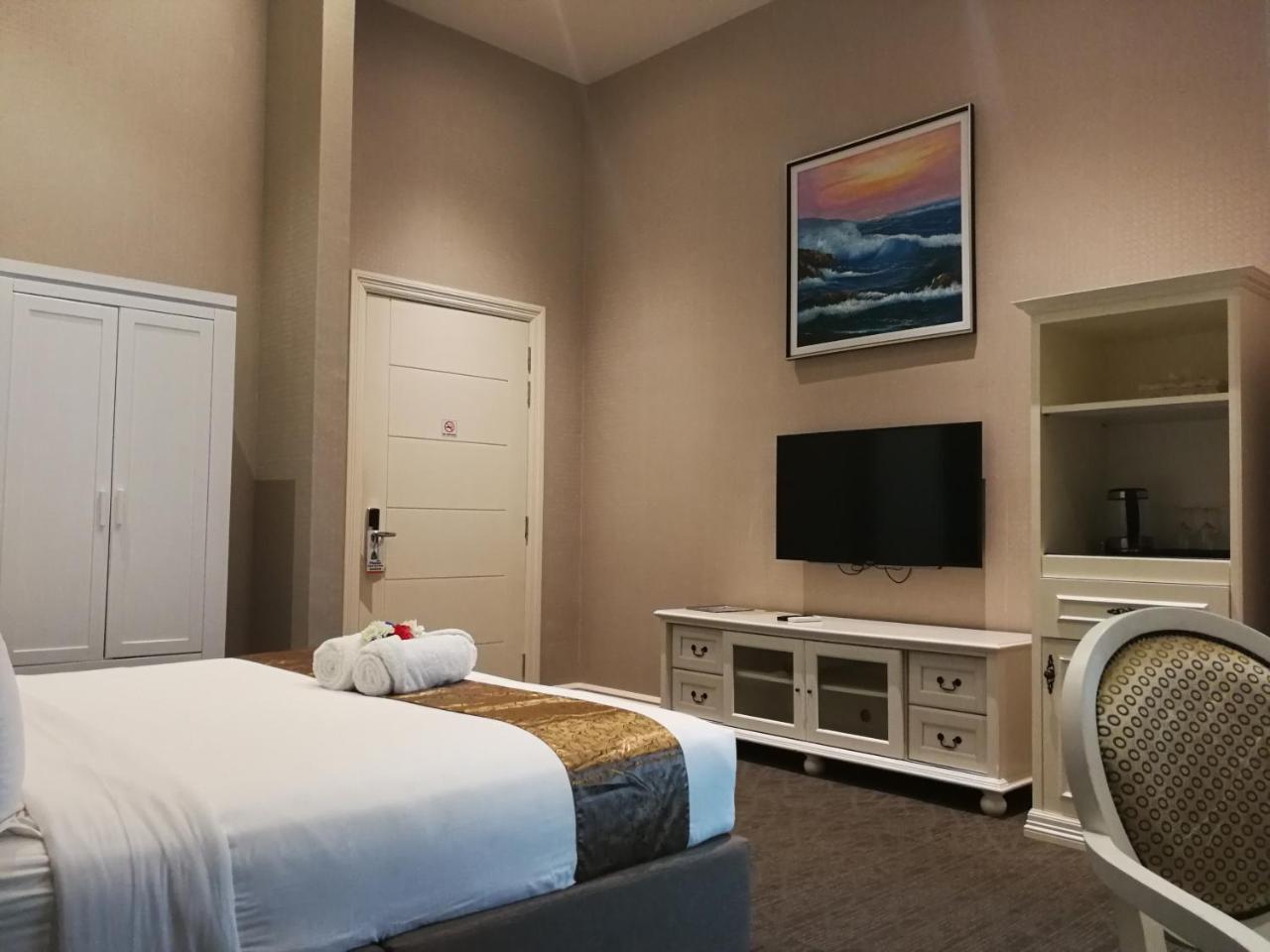 Casa Bianca Hotell Keluang Eksteriør bilde