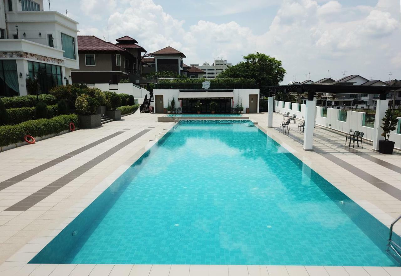 Casa Bianca Hotell Keluang Eksteriør bilde