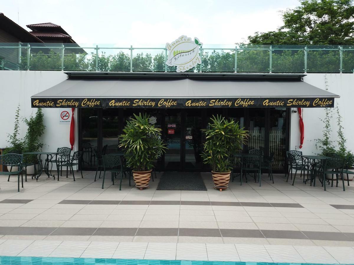 Casa Bianca Hotell Keluang Eksteriør bilde