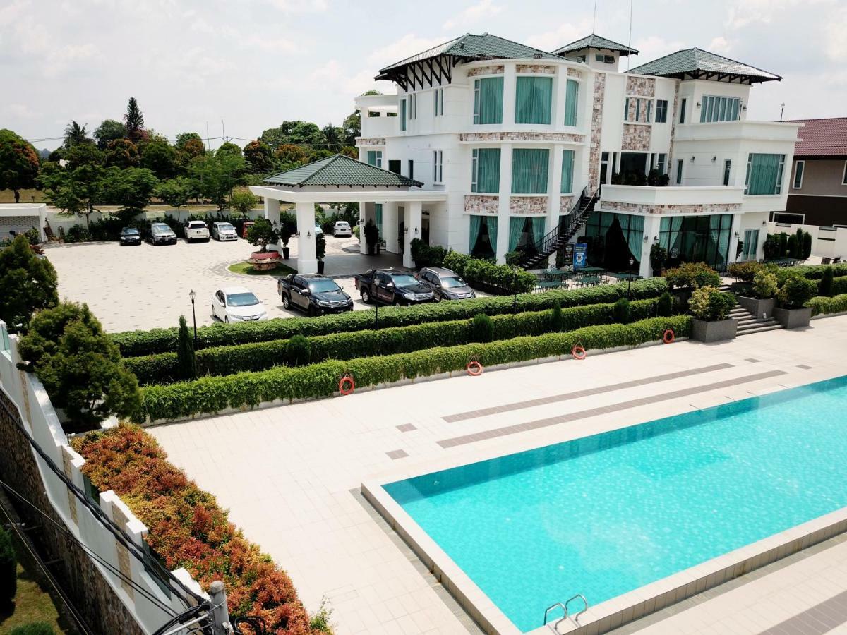 Casa Bianca Hotell Keluang Eksteriør bilde