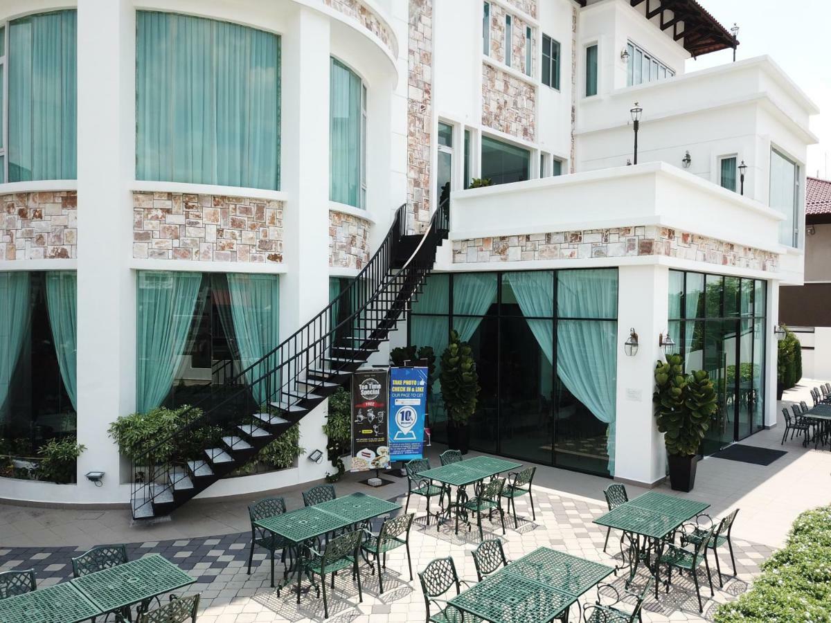 Casa Bianca Hotell Keluang Eksteriør bilde