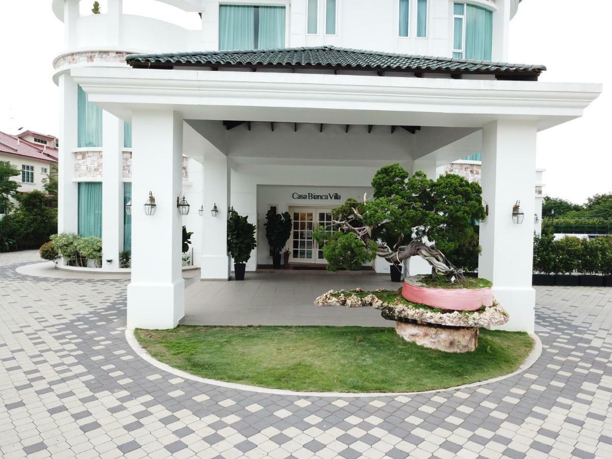 Casa Bianca Hotell Keluang Eksteriør bilde
