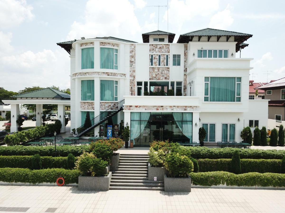 Casa Bianca Hotell Keluang Eksteriør bilde