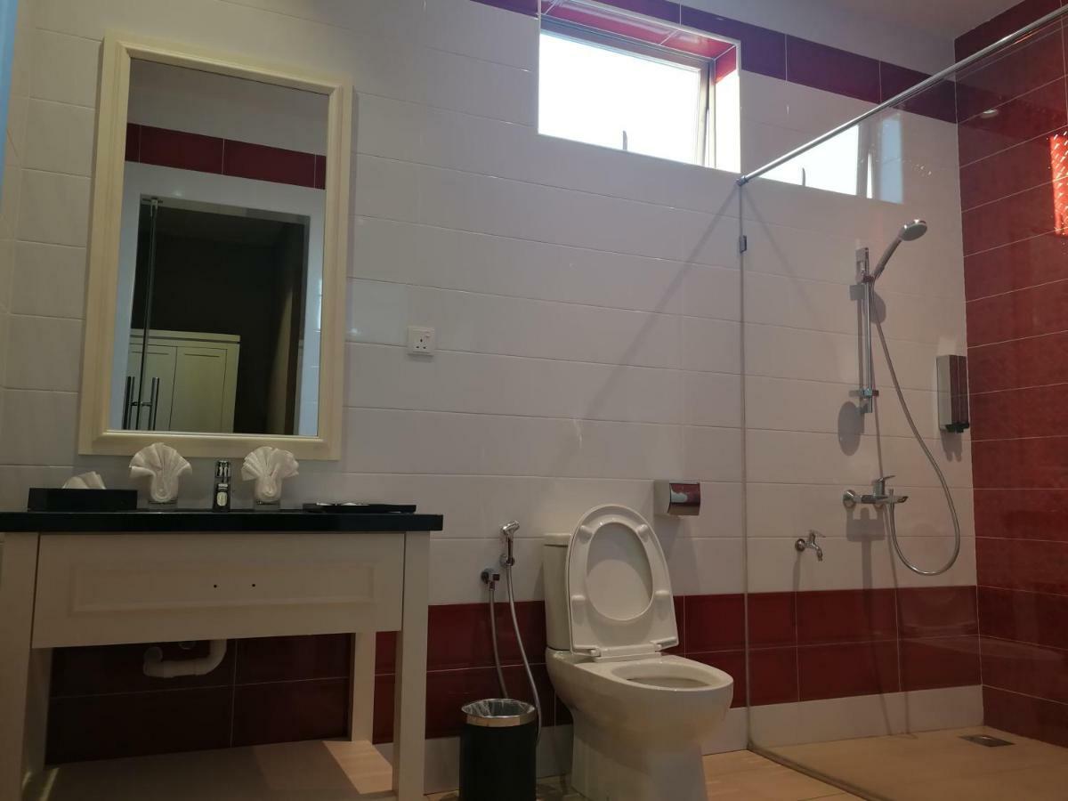 Casa Bianca Hotell Keluang Eksteriør bilde