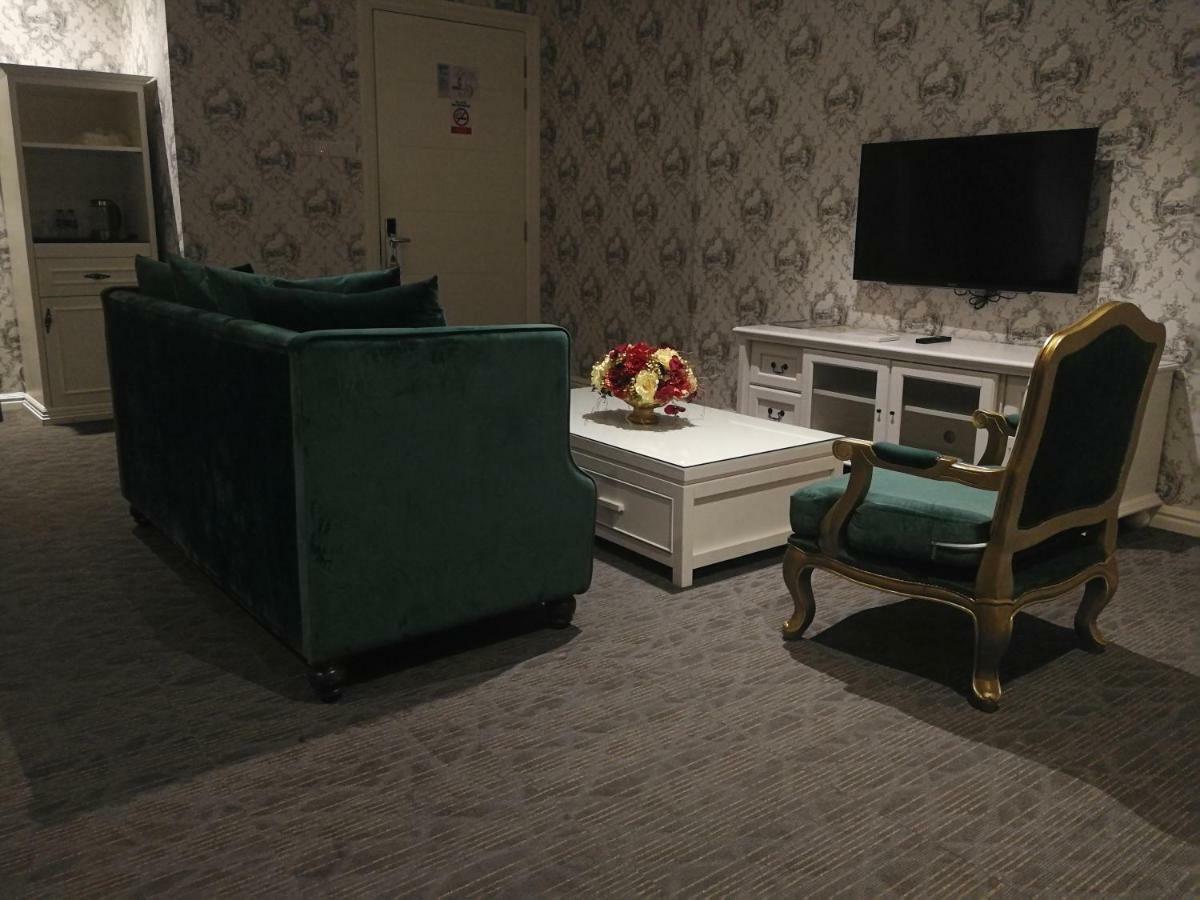 Casa Bianca Hotell Keluang Eksteriør bilde